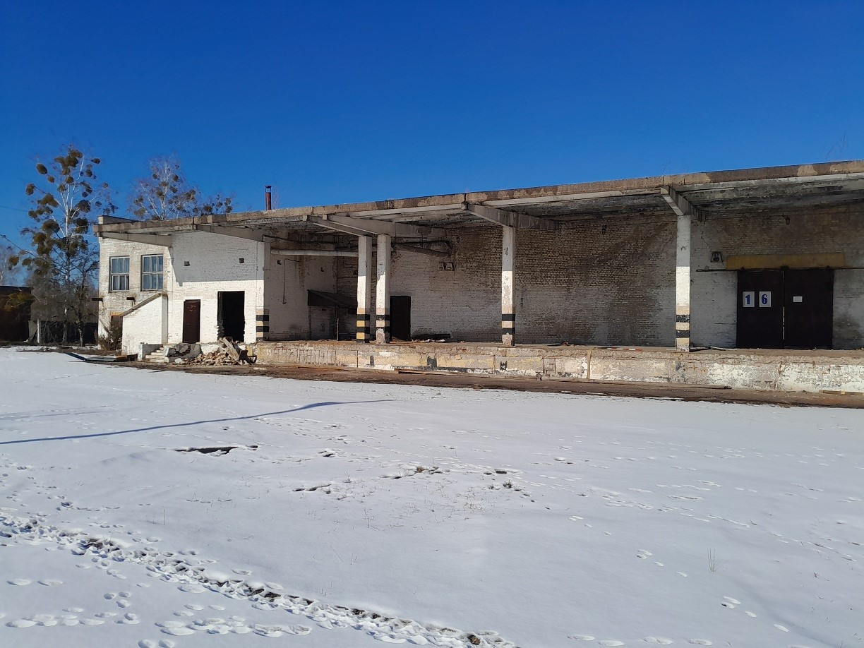 Здания складов торговой базы