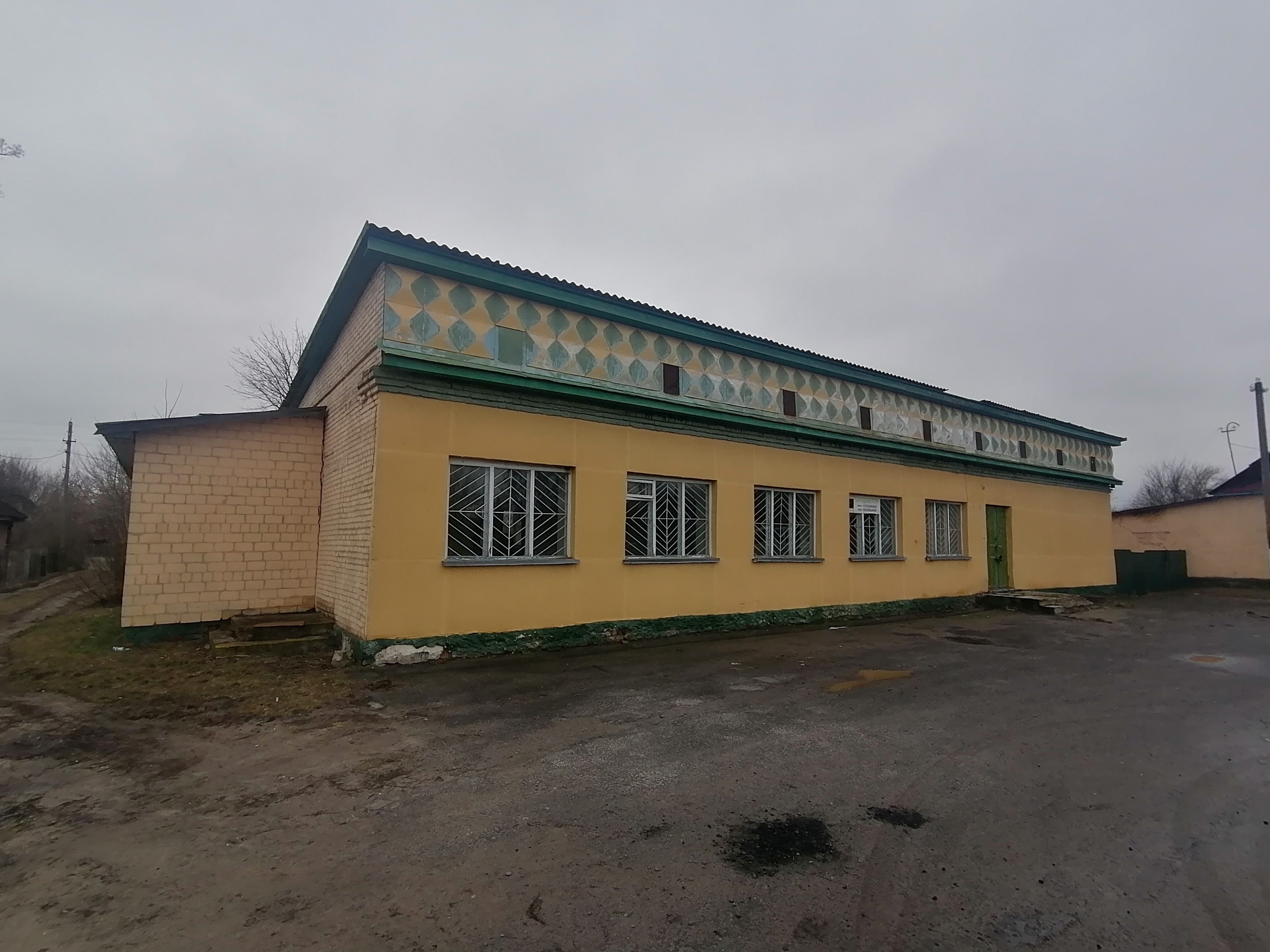 Здание столовой д.Птичь